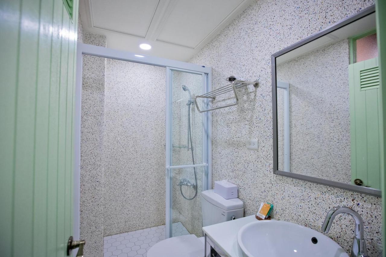 My Way House 好巷一弄民宿 Bed & Breakfast Tainan Luaran gambar